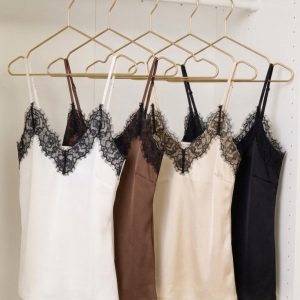 تاپ ساتن با تور مژه ای