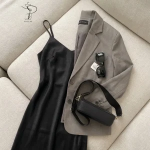 پیراهن ساتن بلند مشکی زنانه با بند قابل تنظیم و پارچه ساتن LX مرغوب